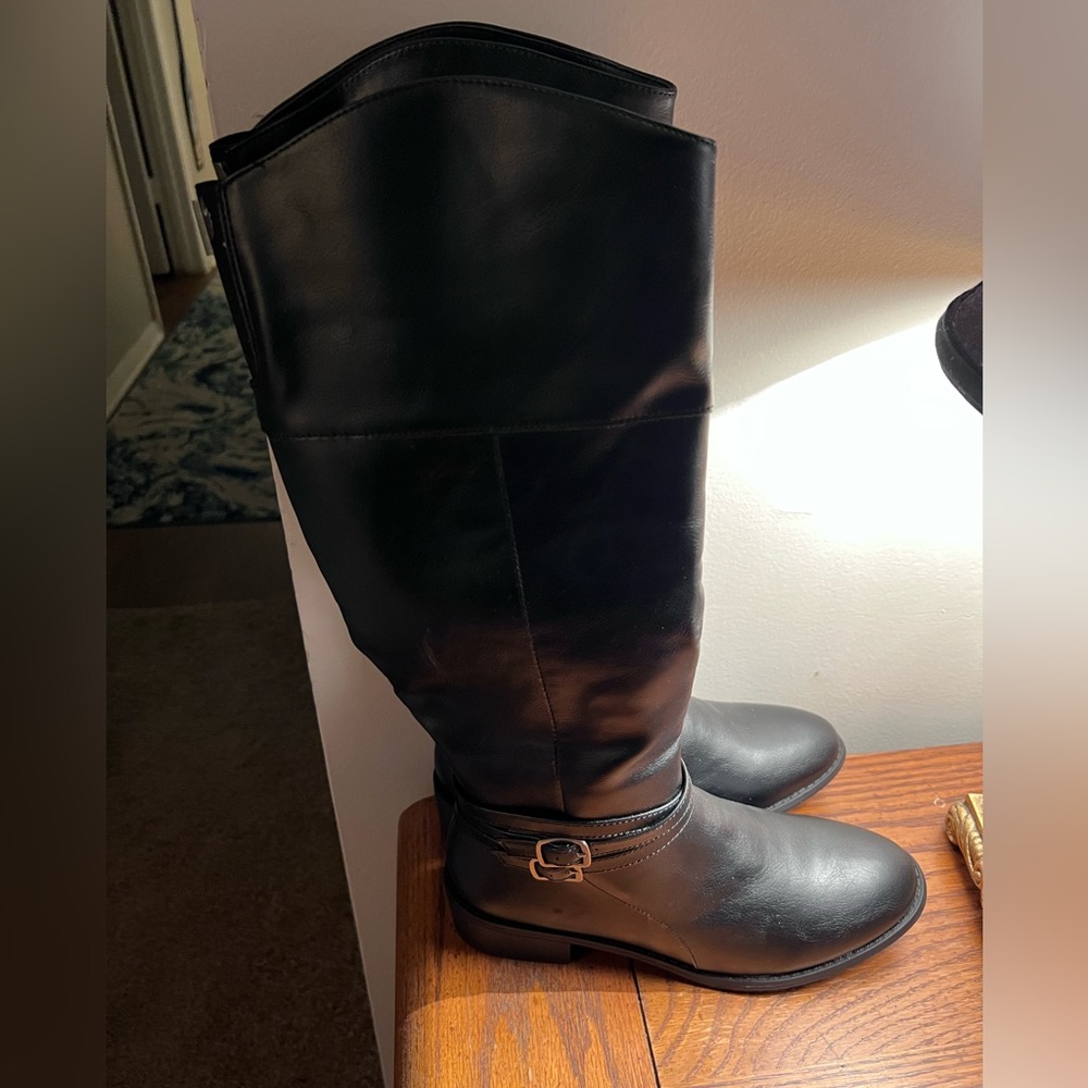 NWOT BLACK KNEE BOOTS SIZE 8